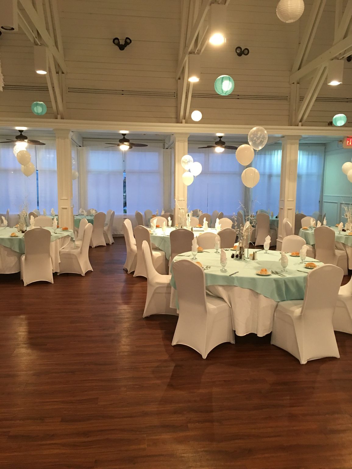 Sitting Arrangement at an event balloons 3